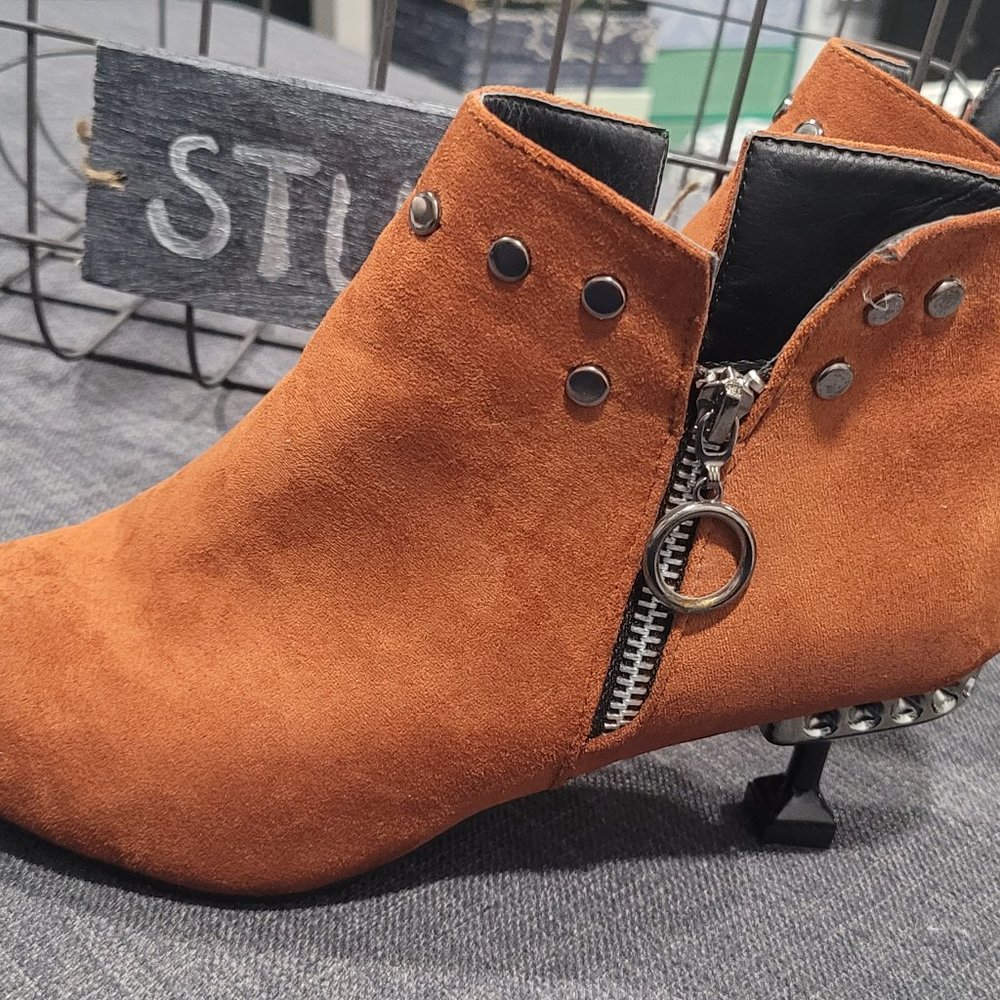 DRESS BOOTS - Picture 2 of 4